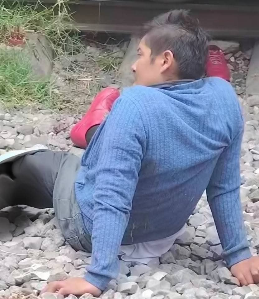 LO ATROPELLA EL TREN Y PIERDE UN PIE