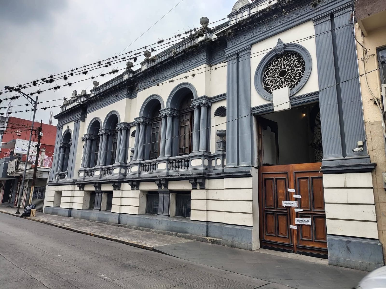 LOCALIZAN ESTUPEFACIENTES Y MENORES DE EDAD EN FIESTA CLANDESTINA DE RADIO BANANA