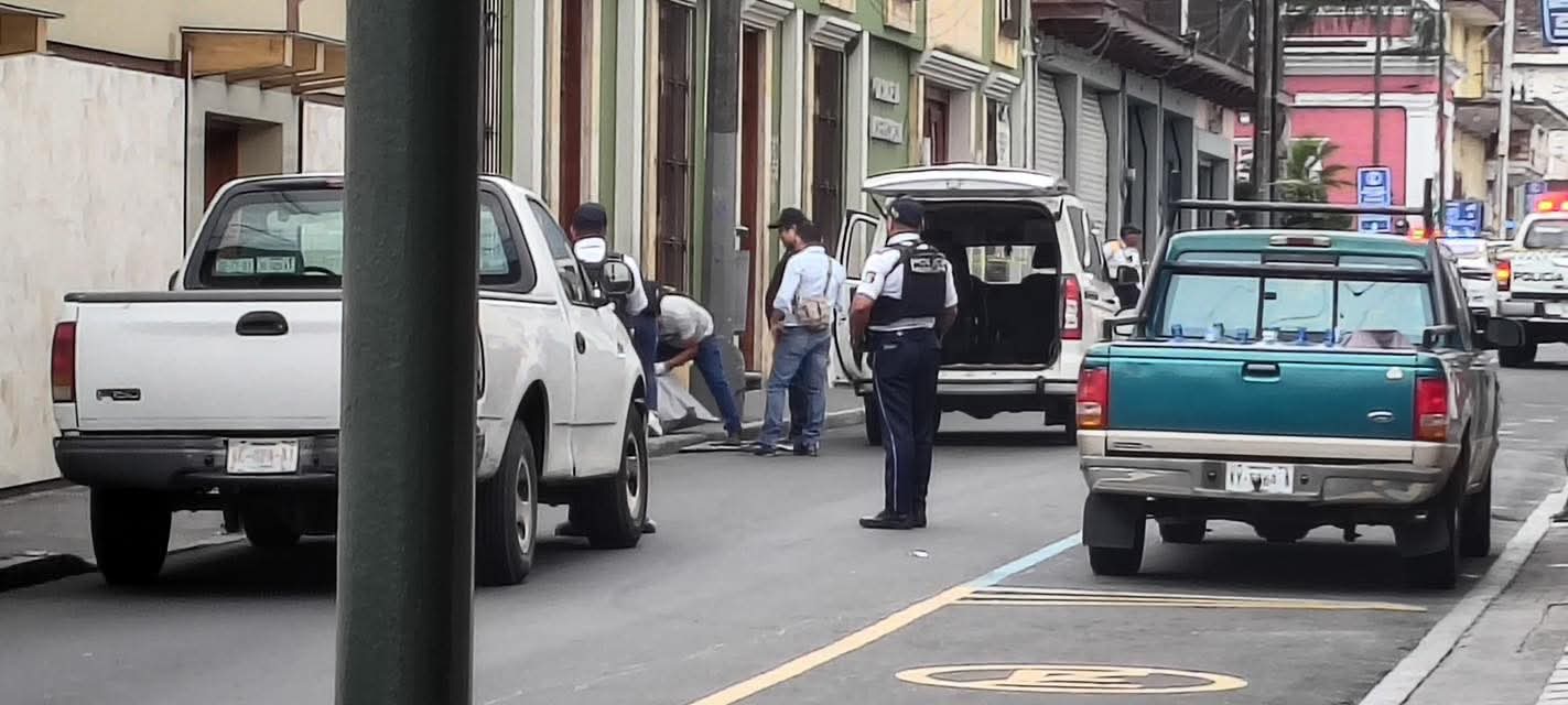 HOMBRE PIERDE LA VIDA EN PLENO CENTRO DE LA CIUDAD