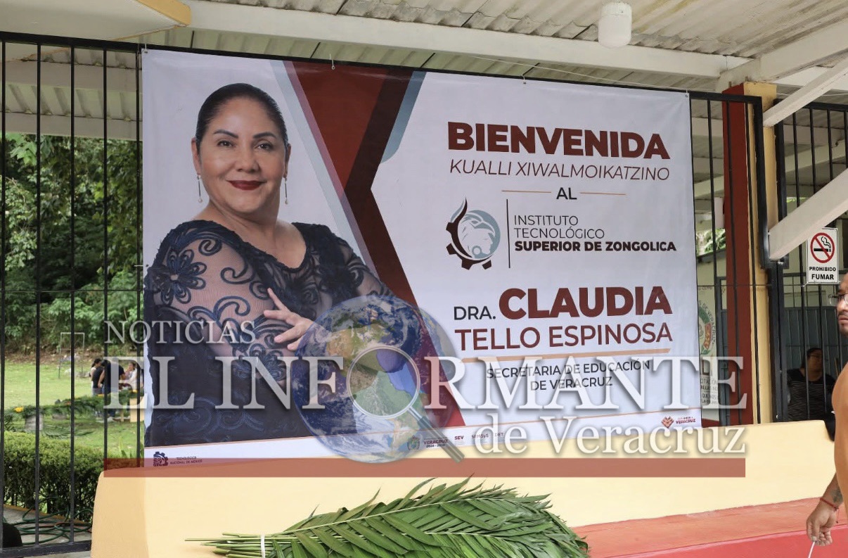 LE CIERRAN EL PASO A CLAUDIA TELLO Y LE EXIGEN DOCENTE