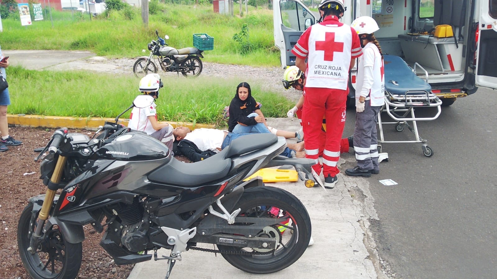 CHOQUE DEJA DOS LESIONADOS EN CAMINO REAL