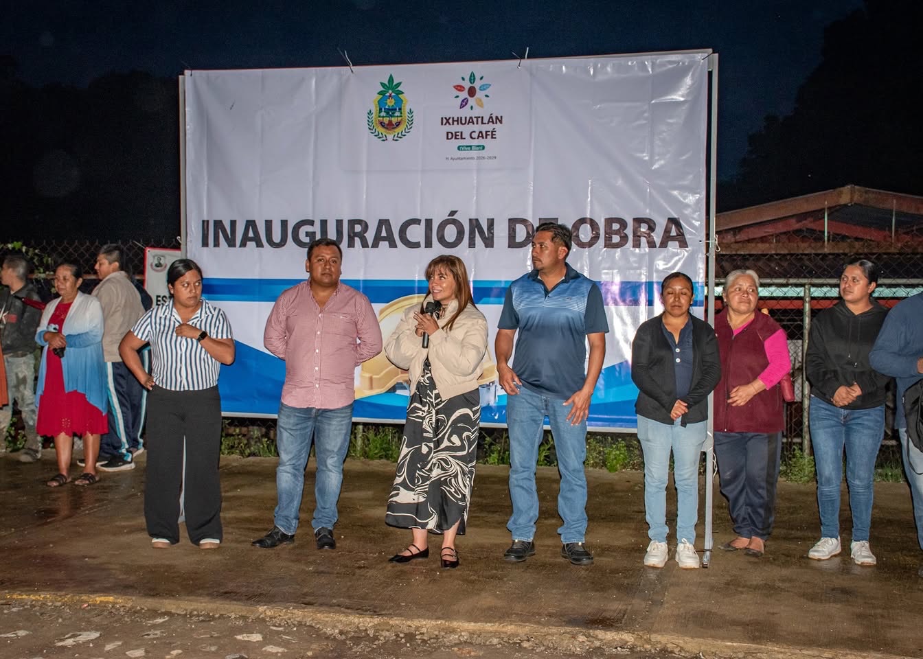 IXCAPANTLA TIENE NUEVO ALUMBRADO PÚBLICO