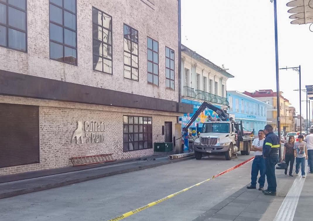 EN LA LUPA CUATRO OBRAS DE JUAN MARTÍNEZ