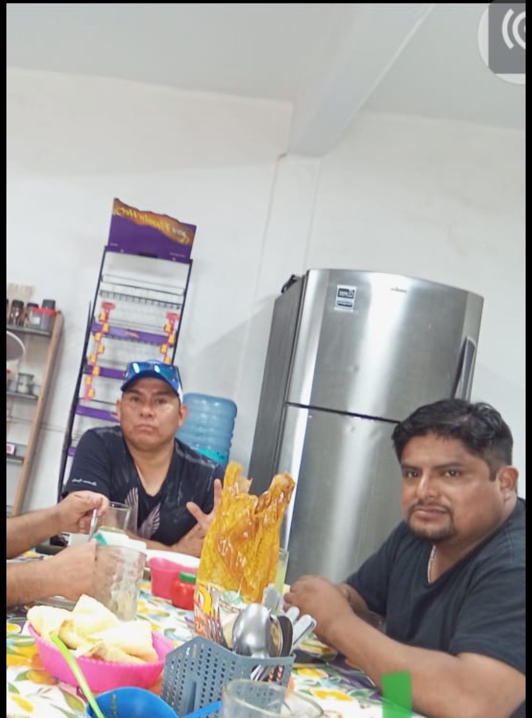 DESAPARECEN TRAILEROS EN LA AUTOPISTA