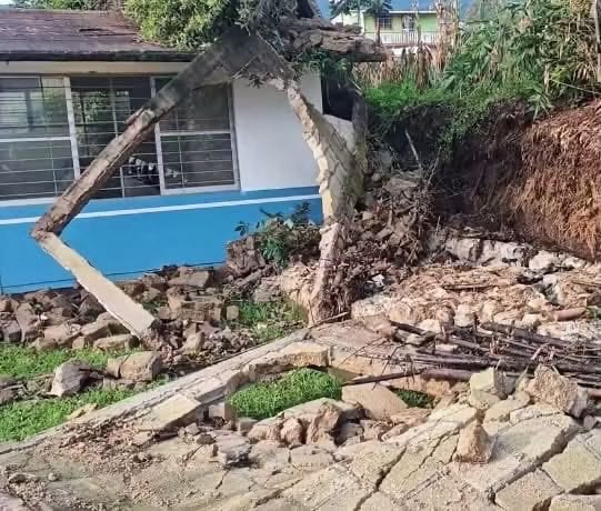 LLUVIAS DEJAN AFECTACIONES EN ESCUELA DE HUATUSCO