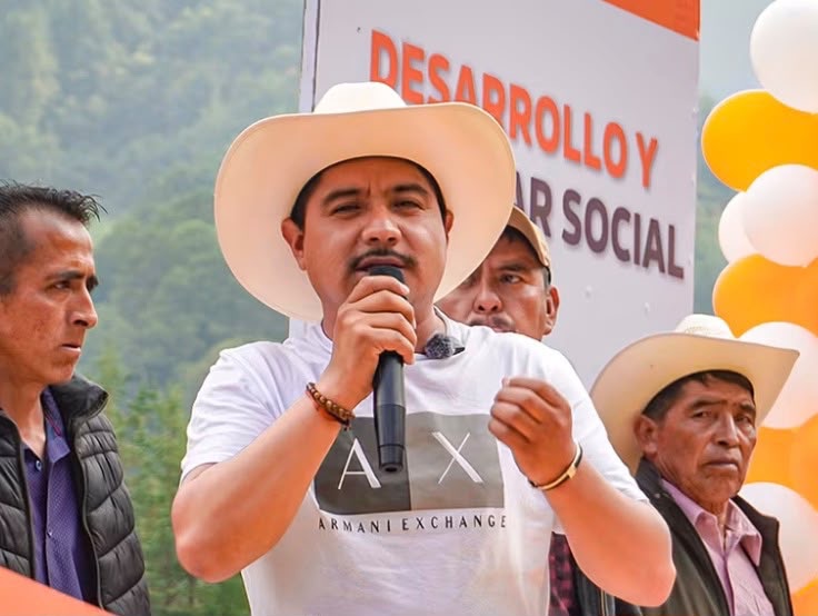 🔴 NO SABE TRATAR A LAS MUJERES DE SU CABILDO