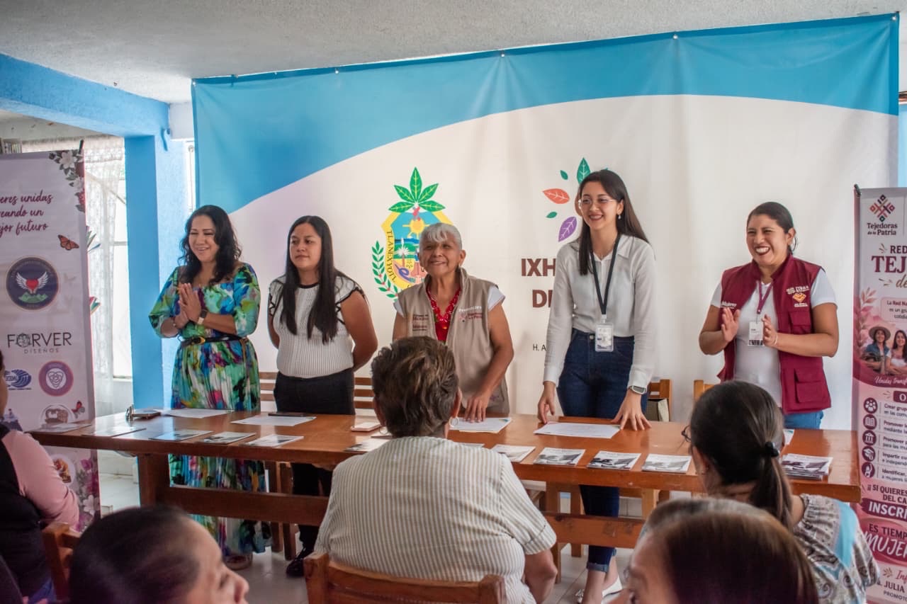 CONFORMAN GRUPO DE MUJERES TEJEDORAS DE IXHUATLÁN