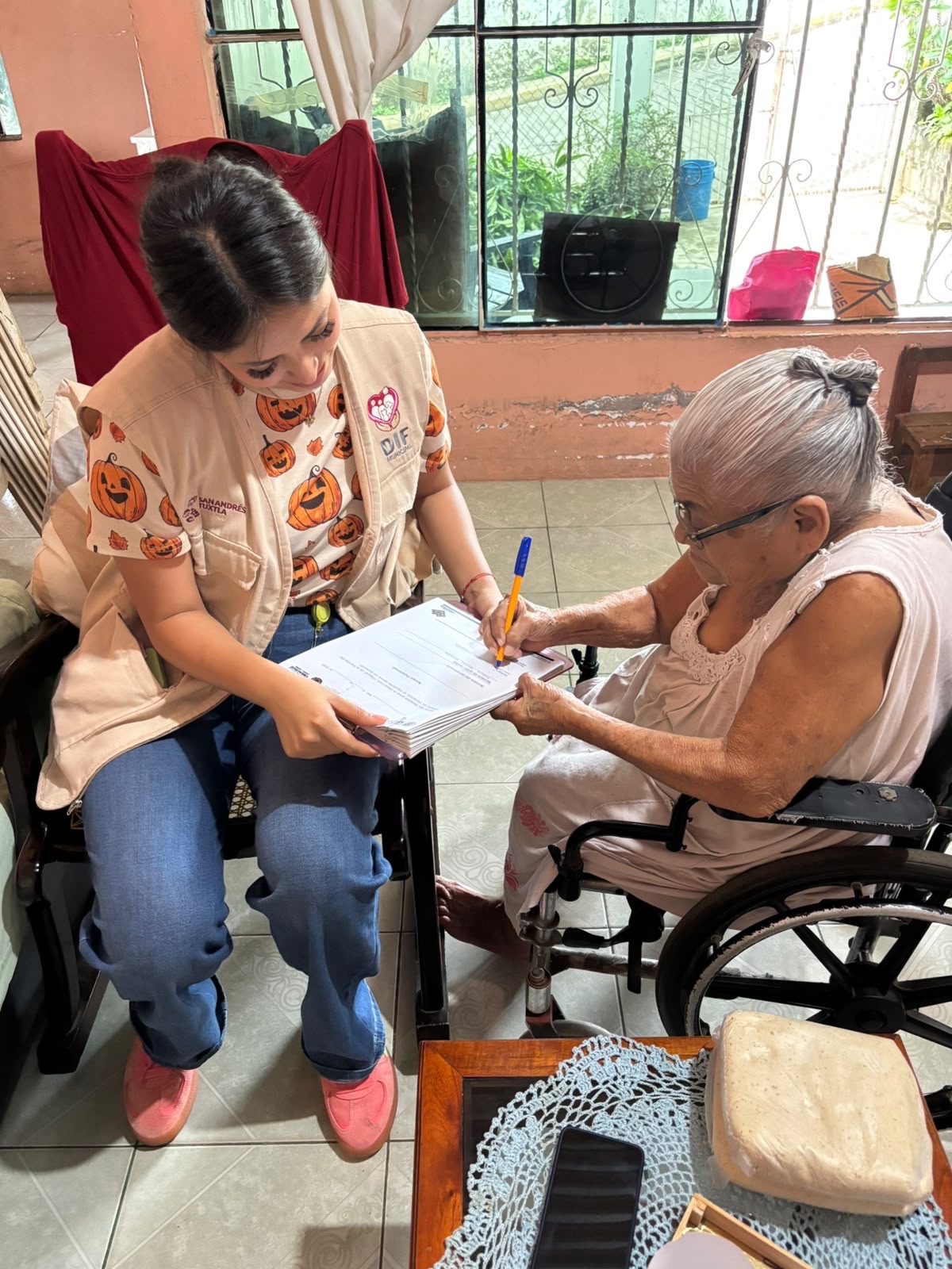 DIF Estatal y DIF Municipal coordinan entrega de aparatos funcionales en San Andrés Tuxtla